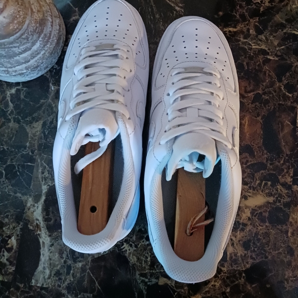 Nike Air Force 1 07 Streetwear/Lifestyle Shoes Size 7.5 Men/9 Women - Picture 4 of 11